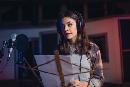 Musiker besorgt es seiner Frau im Tonstudio Musiker besorgt es seiner Frau im Tonstudio